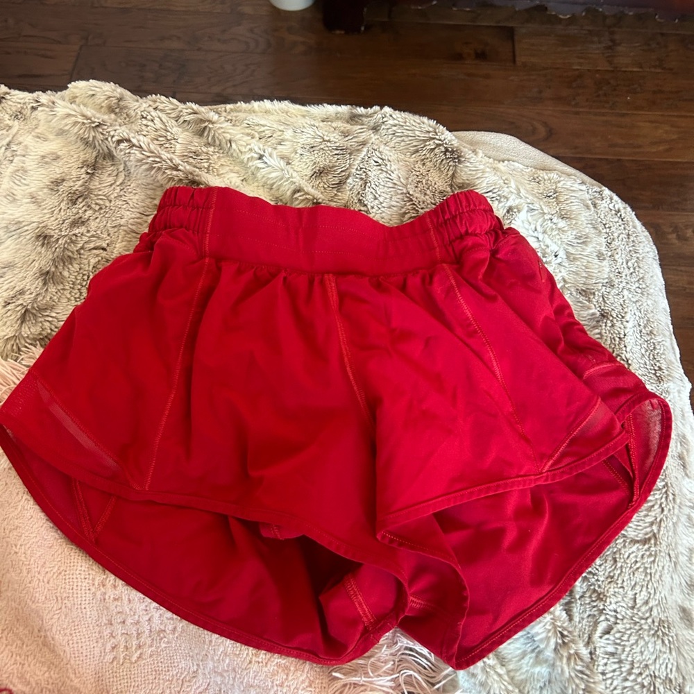 Lululemon red hotty hots 2.5